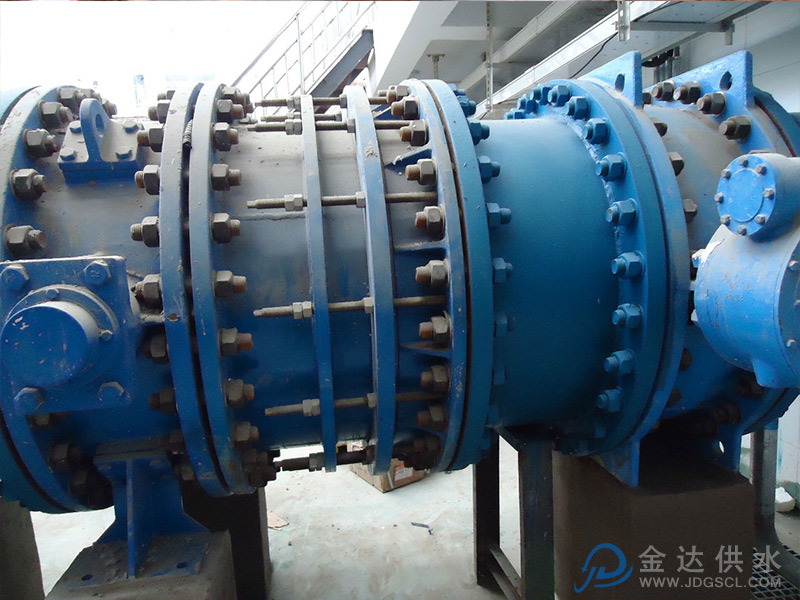 双法兰限位伸缩接头安装现场